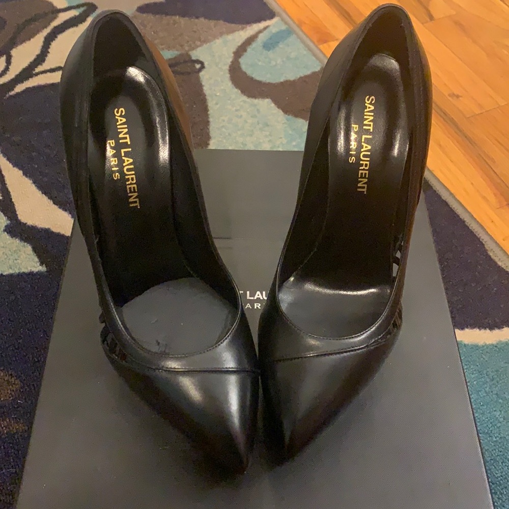 Saint Laurent Pumps Never Worn